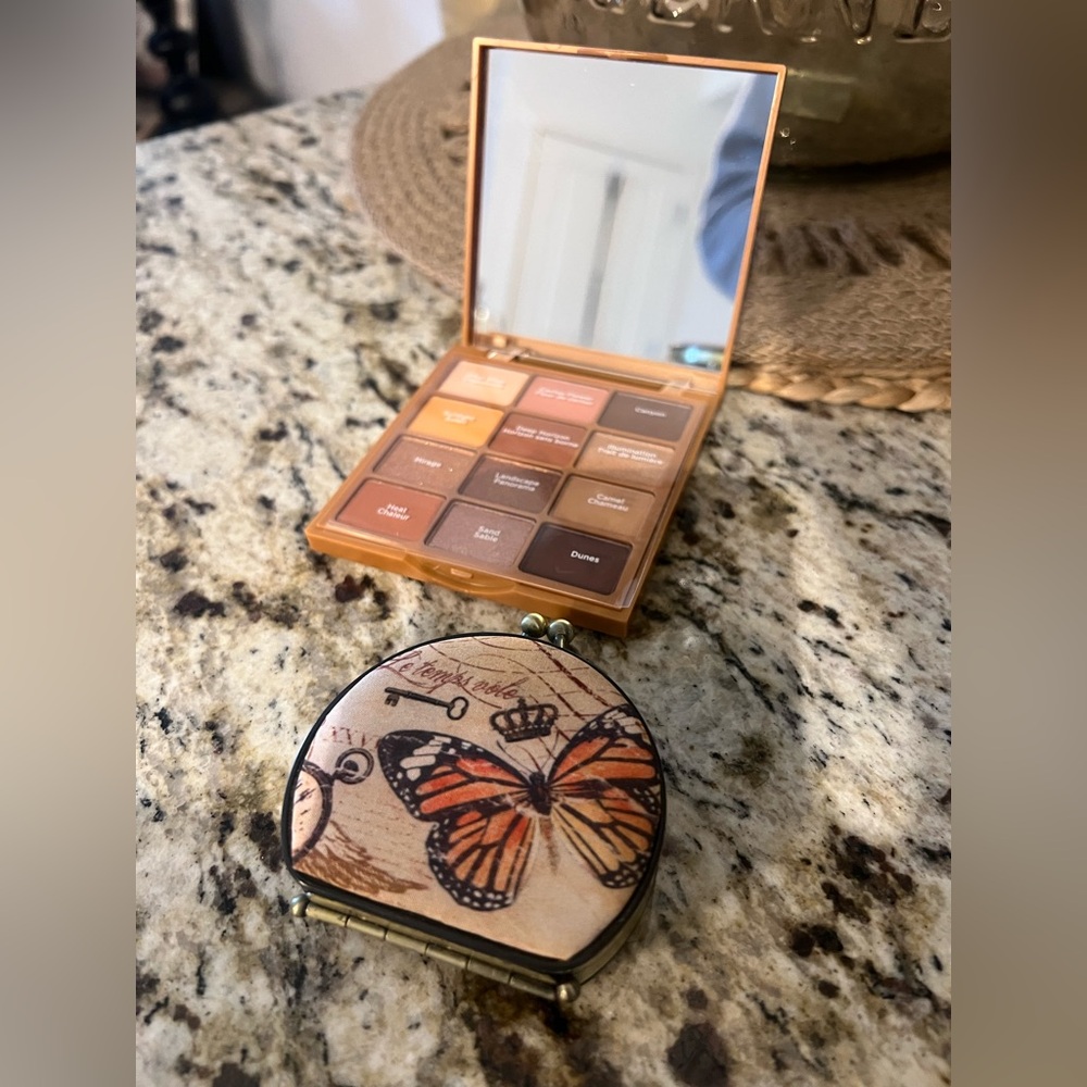 Ulta Desert Skies pallete. NEW.  Includes a vintage Butterfly Compact Mirror